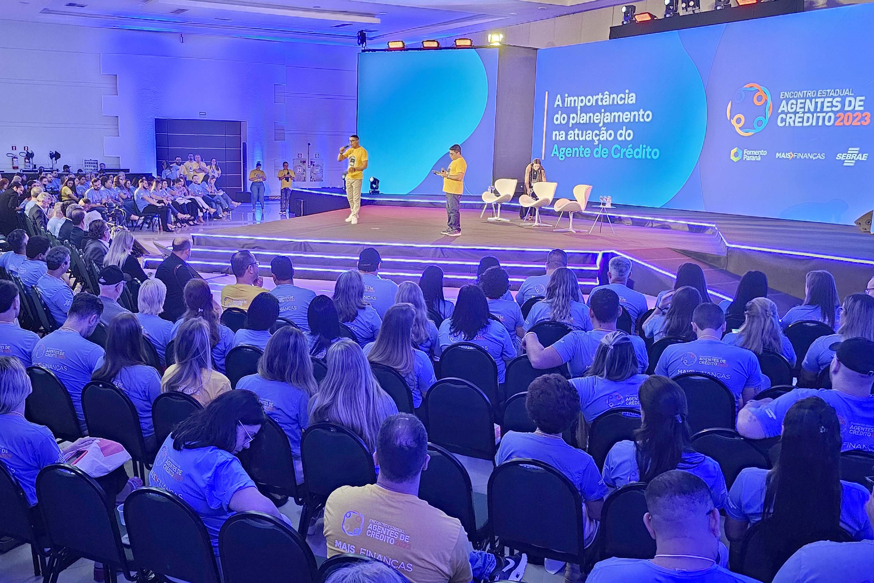 Fomento Paraná e Sebrae/PR promovem encontro para capacitar agentes de crédito